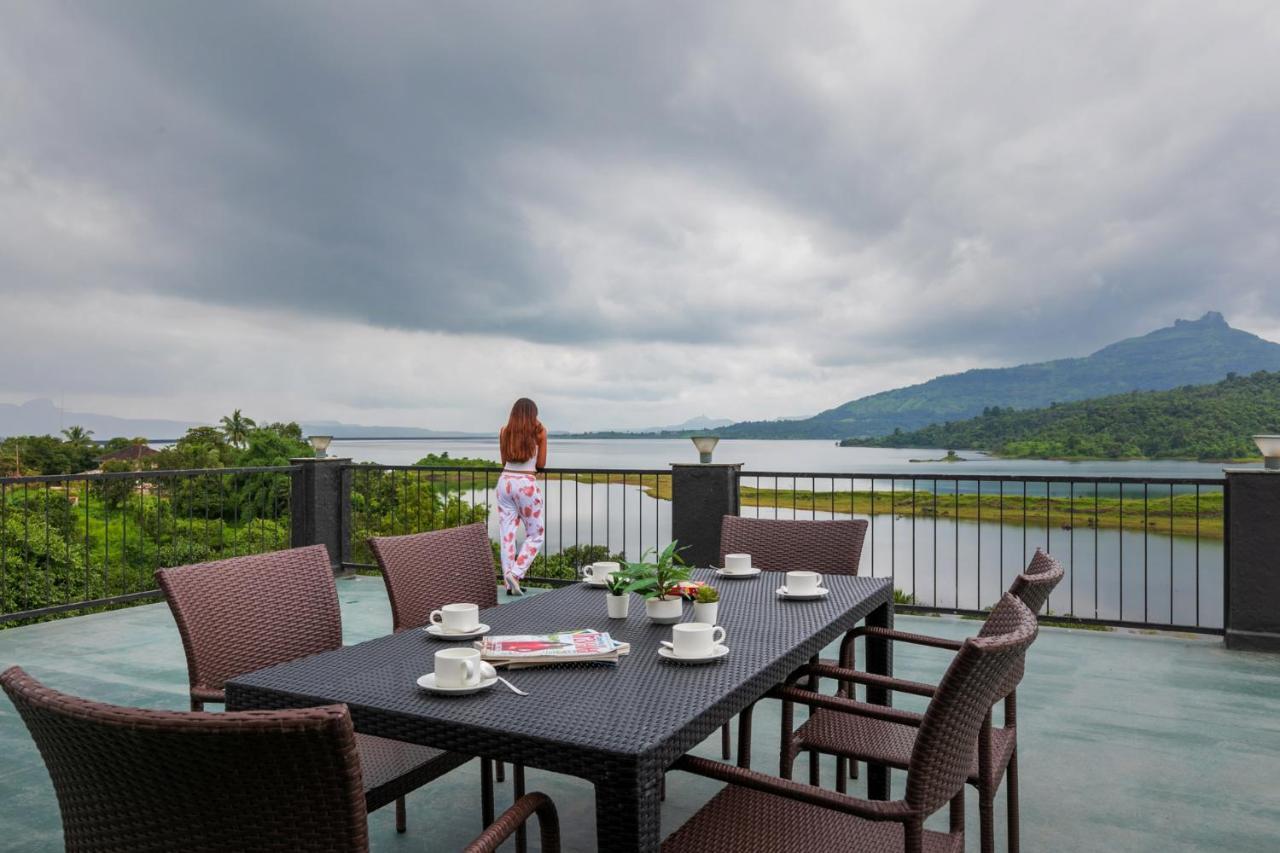Sunset Boulevard by Stayvista: Lakeside Pet-Friendly Villa with Pool Karjat Exterior photo