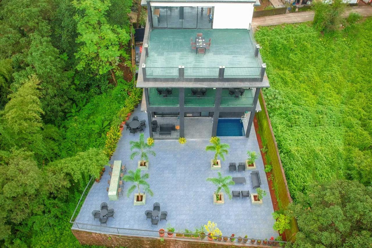 Sunset Boulevard by Stayvista: Lakeside Pet-Friendly Villa with Pool Karjat Exterior photo